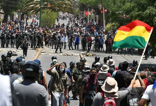 Bolivia: las dos mitades de la historia del desastre que desató la violencia
