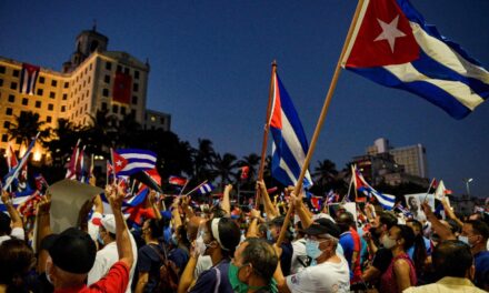 Rechazamos el bloqueo econmómico y la injerencia imperialista en Cuba, respaldamos el derecho del pueblo a su autodeterminación