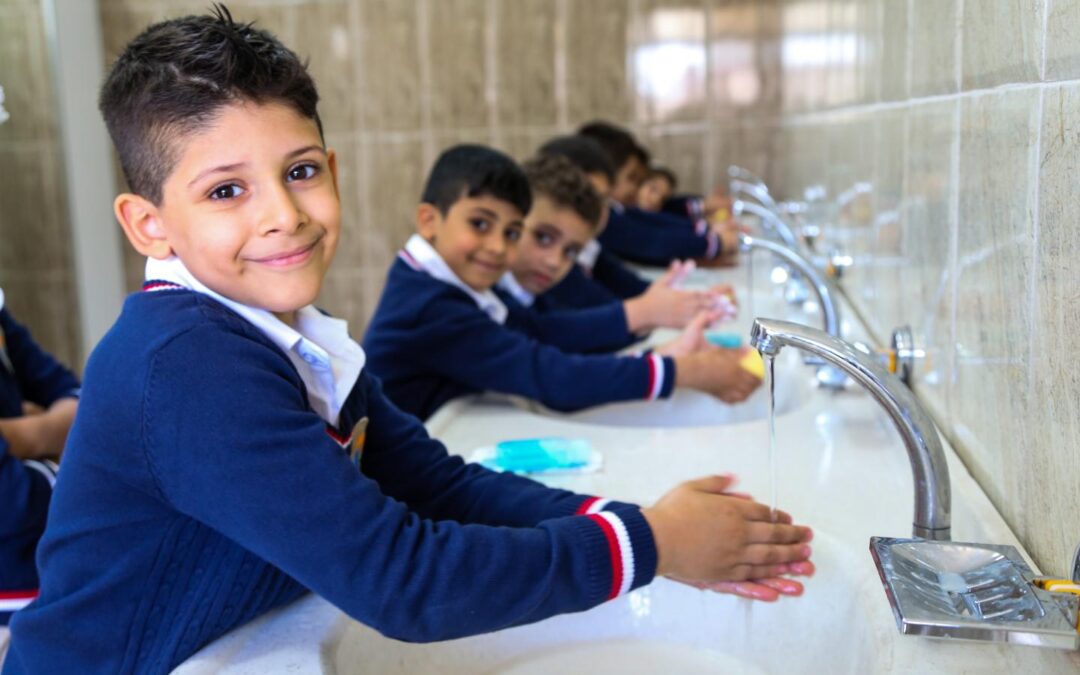 Agua potable, internet, vacunación completa plantea la UNE y FESE para regreso a clases presenciales.